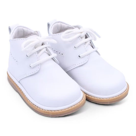 Borboleta Zachary Boys Desert Boots featuring white matte leather, lace-up fastening, anti-slip sole, arch support and wide G/H fit.