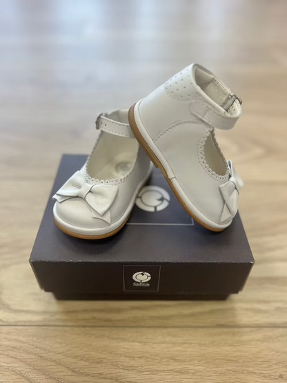 Fofito Ruby Bow Shoes featuring a classic bar shoe design, decorative bow detail, padded collar, cushioned insole and breathable lining.