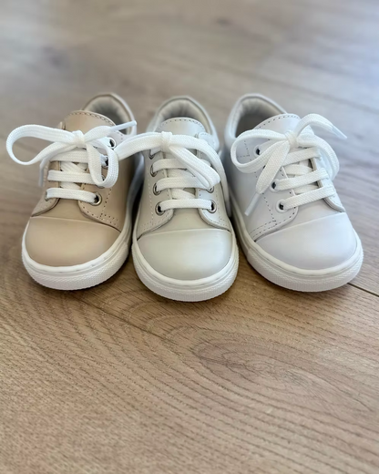 Borboleta Santiago Ankle Trainers featuring padded collar support, cushioned insole, breathable leather lining and classic versatile styling.