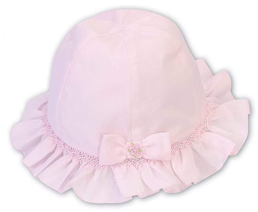 Sarah Louise Girls Sun Hat featuring hand-smocked trim, bow detail and a classic design. Available in white, pink and lemon.