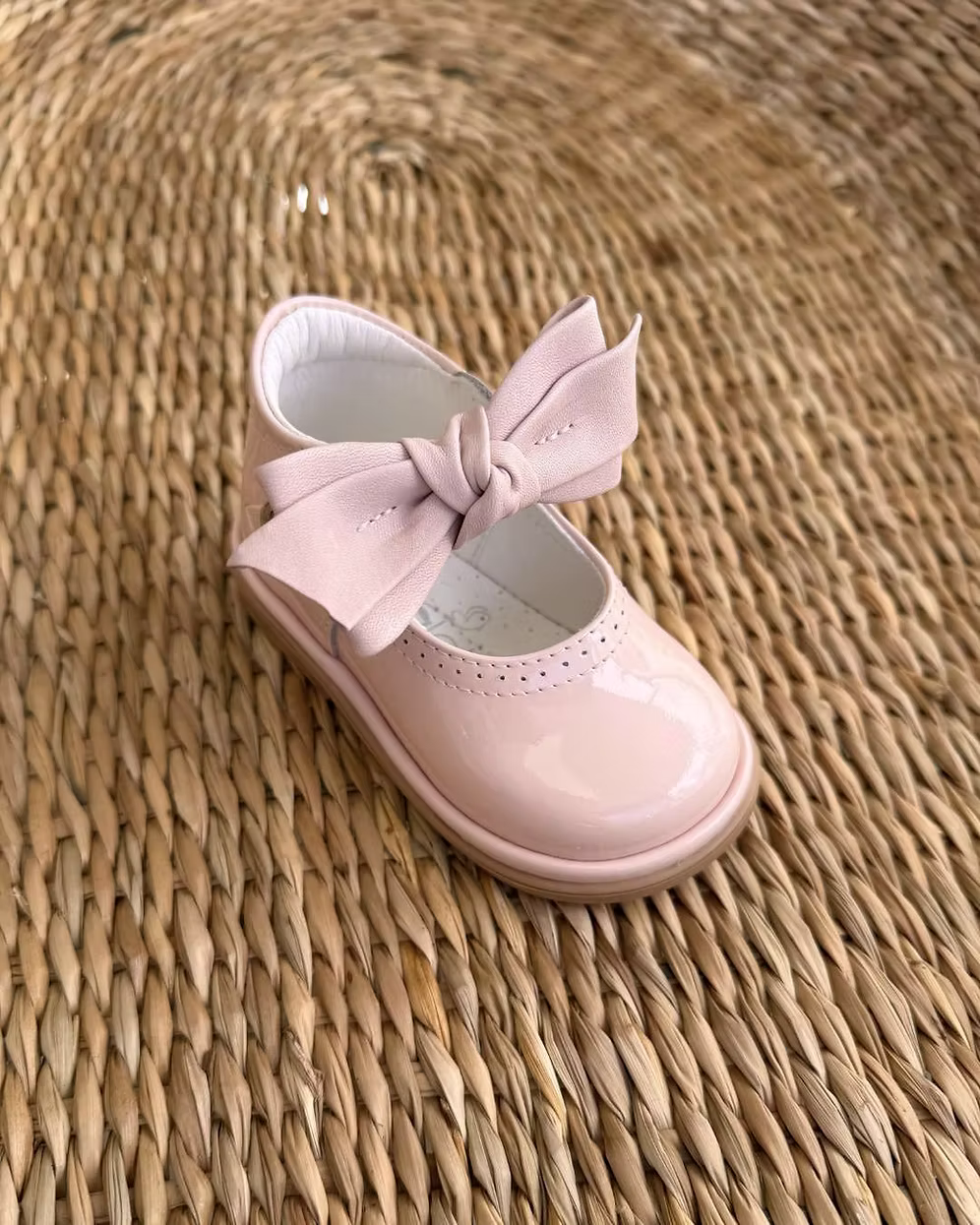 Borboleta Vitoria Shoes featuring leather or patent finish, removable knotted bow, wide G/H fitting and classic traditional styling.