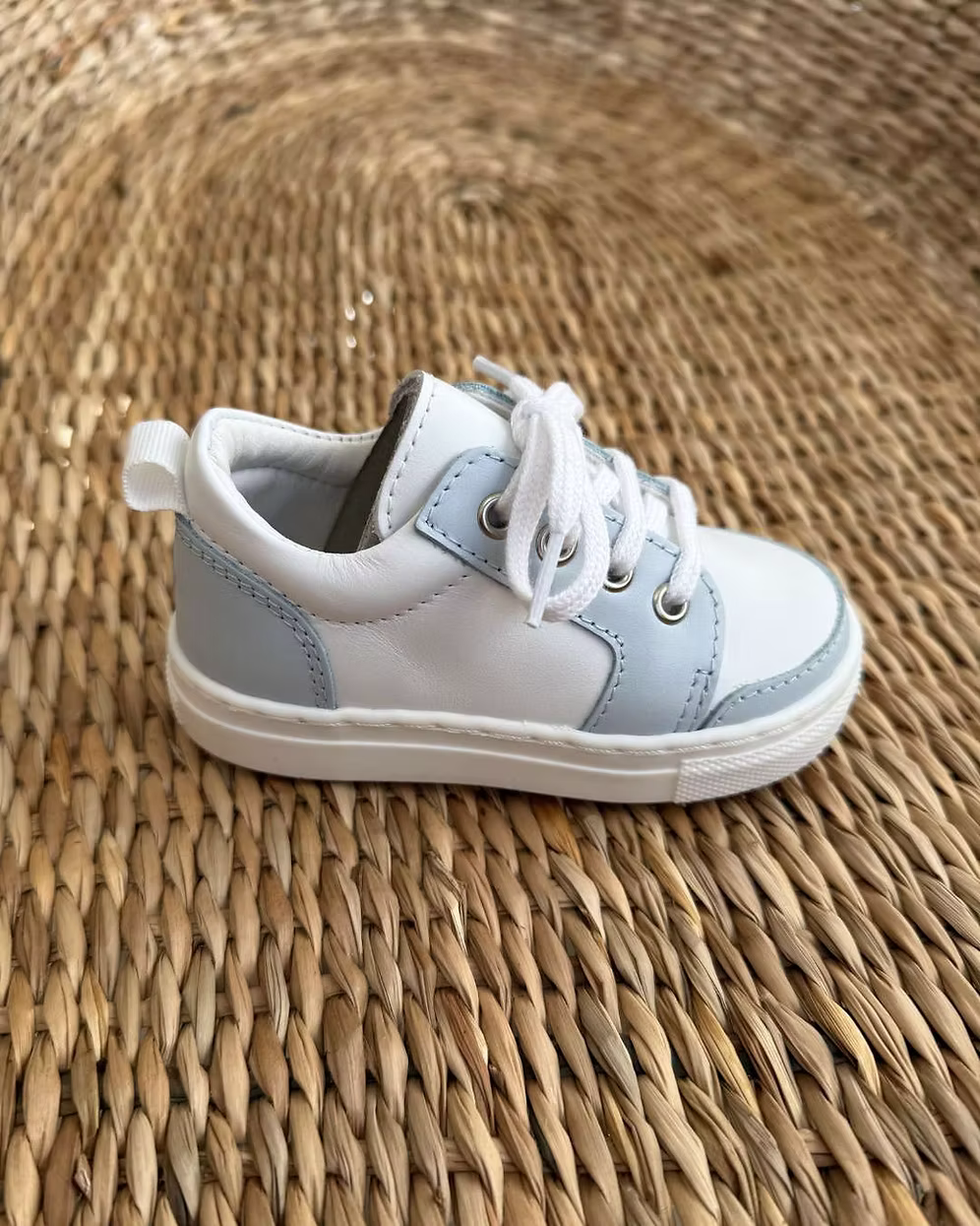 Borboleta Nico Trainers featuring 100% leather, padded ankle collar, cushioned insole, breathable lining and classic everyday design.
