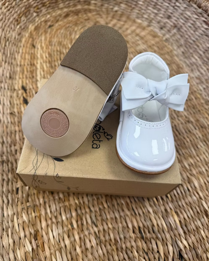 Borboleta Vitoria Shoes featuring leather or patent finish, removable knotted bow, wide G/H fitting and classic traditional styling.