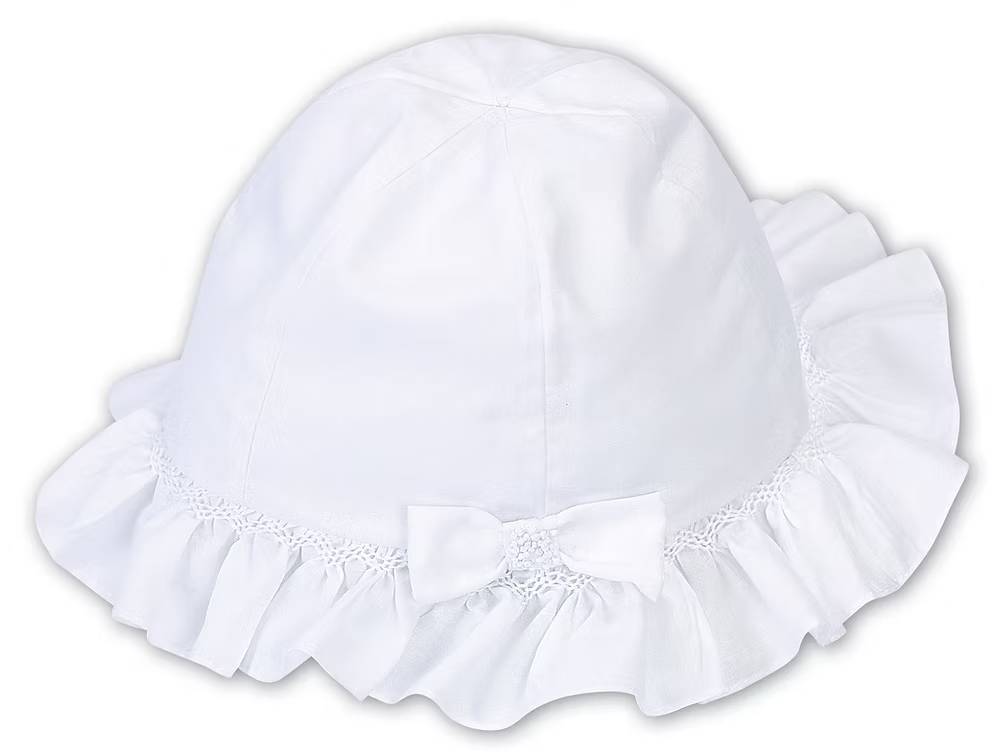 Sarah Louise Girls Sun Hat featuring hand-smocked trim, bow detail and a classic design. Available in white, pink and lemon.