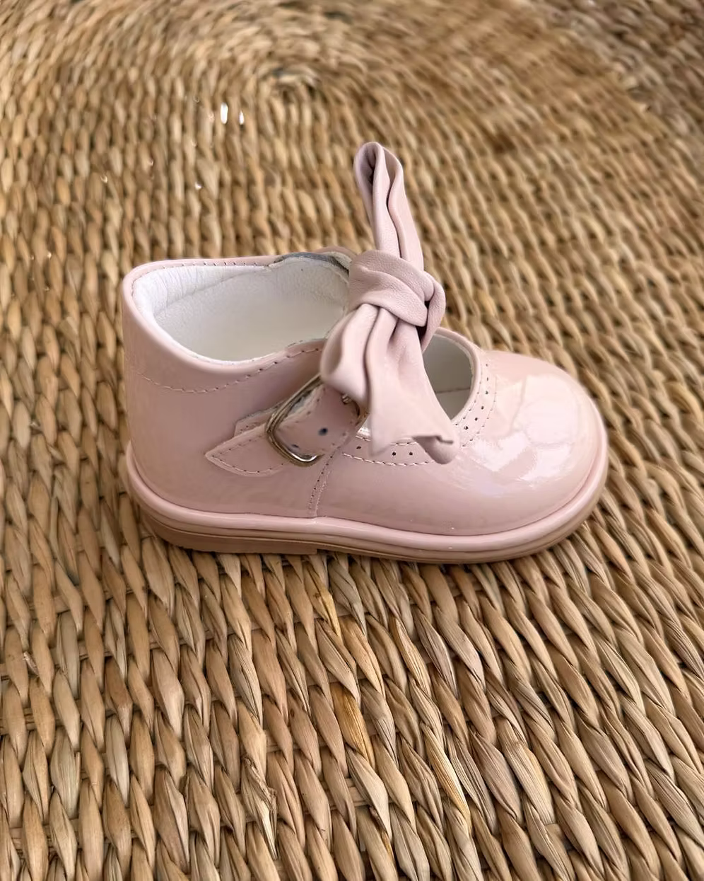 Borboleta Vitoria Shoes featuring leather or patent finish, removable knotted bow, wide G/H fitting and classic traditional styling.